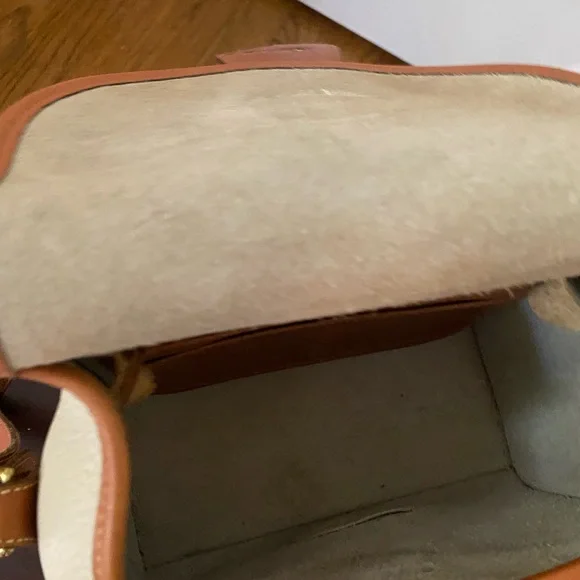 Dooney and Bourke Small Essex Shoulder Bag - Picture 3 of 4